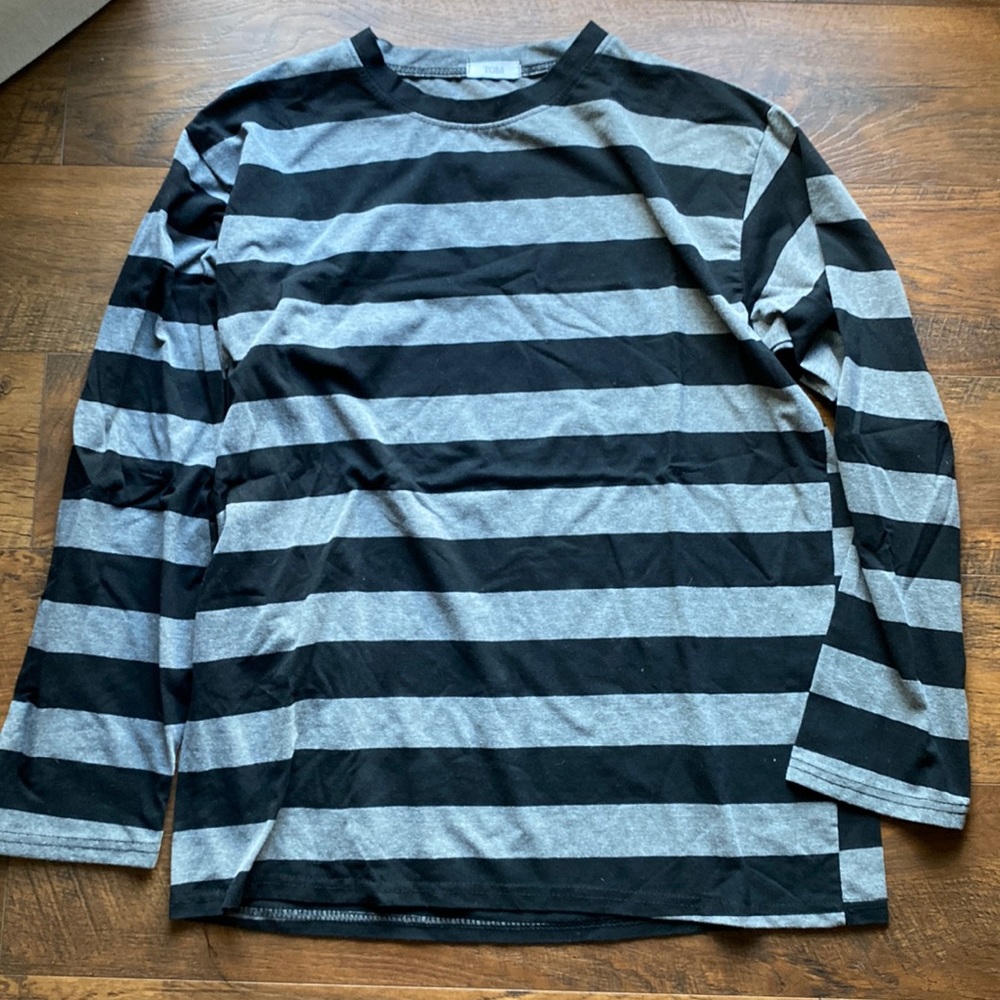 black and grey sweater